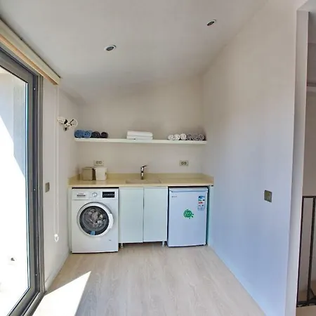Luxe Penthouse Arte Mare 아파트 쿠사다시